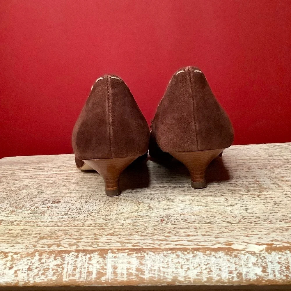 AK Anne Klein Flex Kitten Heels Brown Suede, Bows & Contrasting Cream Stitch - Picture 8 of 16